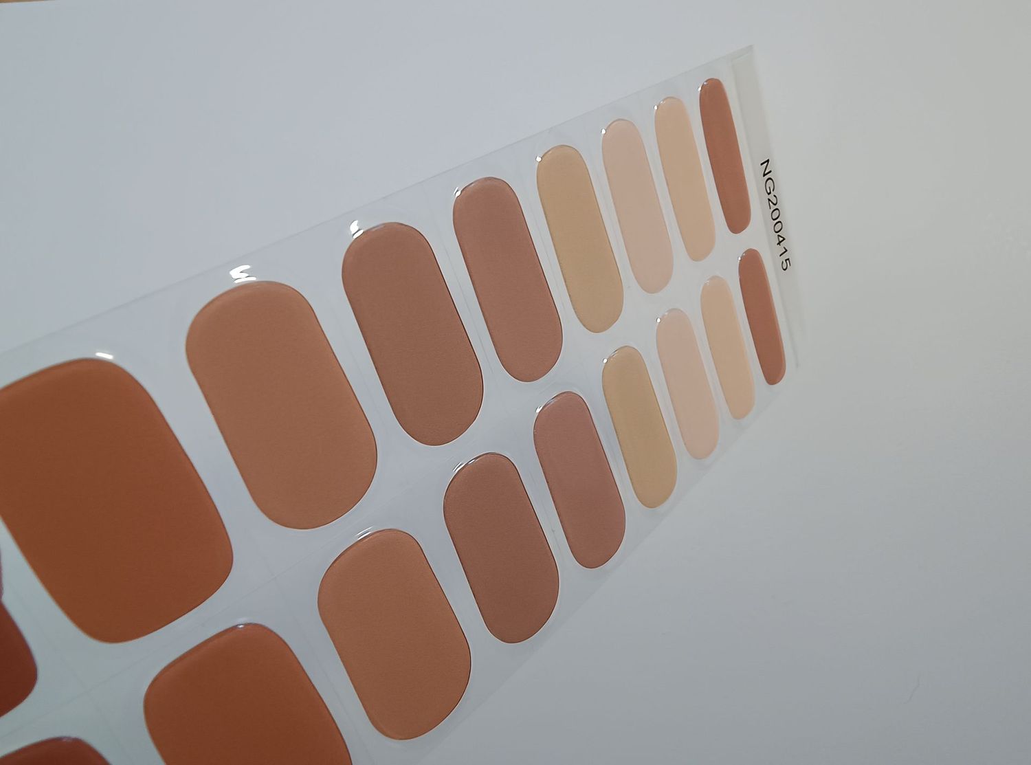 Classy Tones, matte UV-Gel-Folie, 20er-Nagelfolie Magic Nail Wraps, NG200415