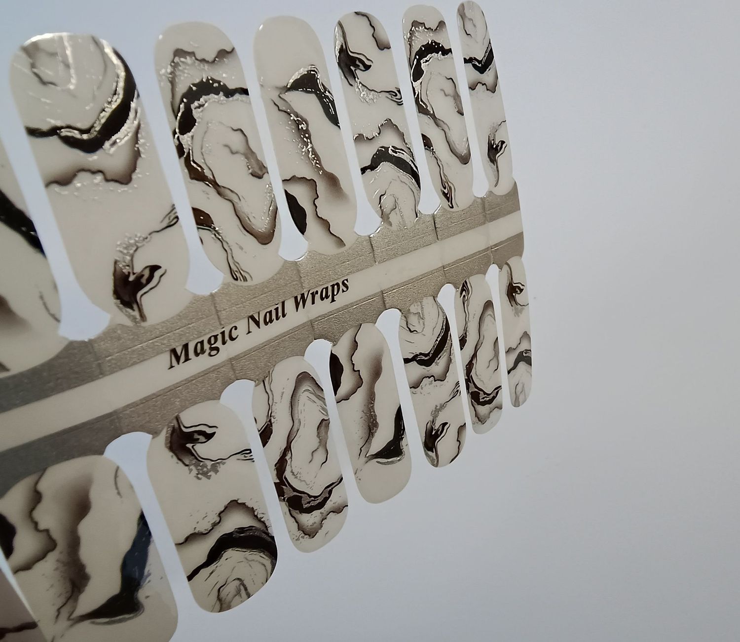 Miss Marble, Overlay, 16er-Nagelfolie Magic Nail Wraps Exklusivdesign
