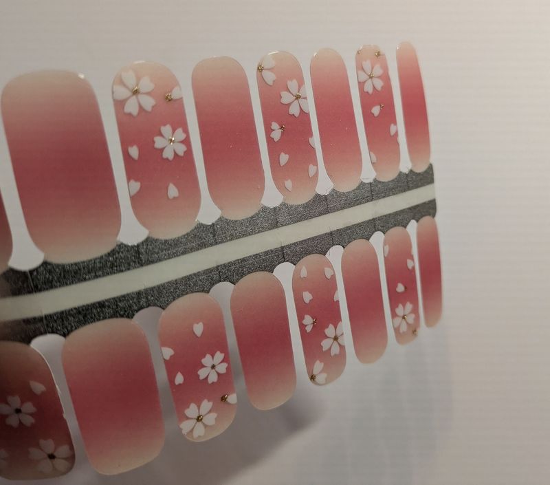 Blush Flowers, semitransparente 16er-Nagelfolie Magic Nail Wraps Blush Flowers, semitransparente 16er-Nagelfolie Magic Nail Wraps