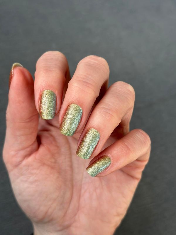 Rainbow Affair, 16er-Nagelfolie, Magic Nail Wraps Exklusivdesign