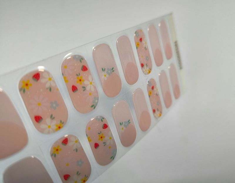 Fraise en Fleur, leicht semitransparente UV-Gel-Folie, 20er-Nagelfolie Magic Nail Wraps, NG200504 Fraise en Fleur, leicht semitransparente UV-Gel-Folie, 20er-Nagelfolie Magic Nail Wraps, NG200504