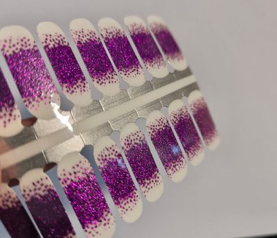Dipped in Purple, Overlay, 16-er Nagelfolie Magic Nail Wraps Dipped in Purple, Overlay, 16-er Nagelfolie Magic Nail Wraps