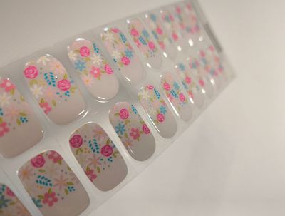 Flower Kiss, leicht semitransparente UV-Gel-Folie, 20er-Nagelfolie Magic Nail Wraps NG200586 Flower Kiss, leicht semitransparente UV-Gel-Folie, 20er-Nagelfolie Magic Nail Wraps NG200586