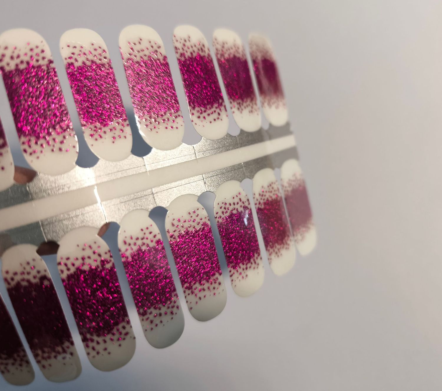 Dipped in Fuchsia, Overlay, 16-er Nagelfolie Magic Nail Wraps
