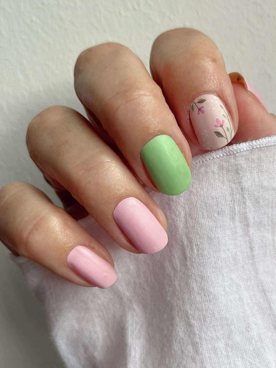 Candy Flowers, matte 16er-Nagelfolie Magic Nail Wraps