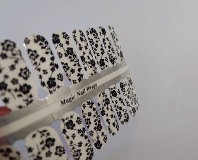 Black Princess, Overlay, 16er-Nagelfolie Magic Nail Wraps Exklusivdesign Black Princess, Overlay, 16er-Nagelfolie Magic Nail Wraps Exklusivdesign