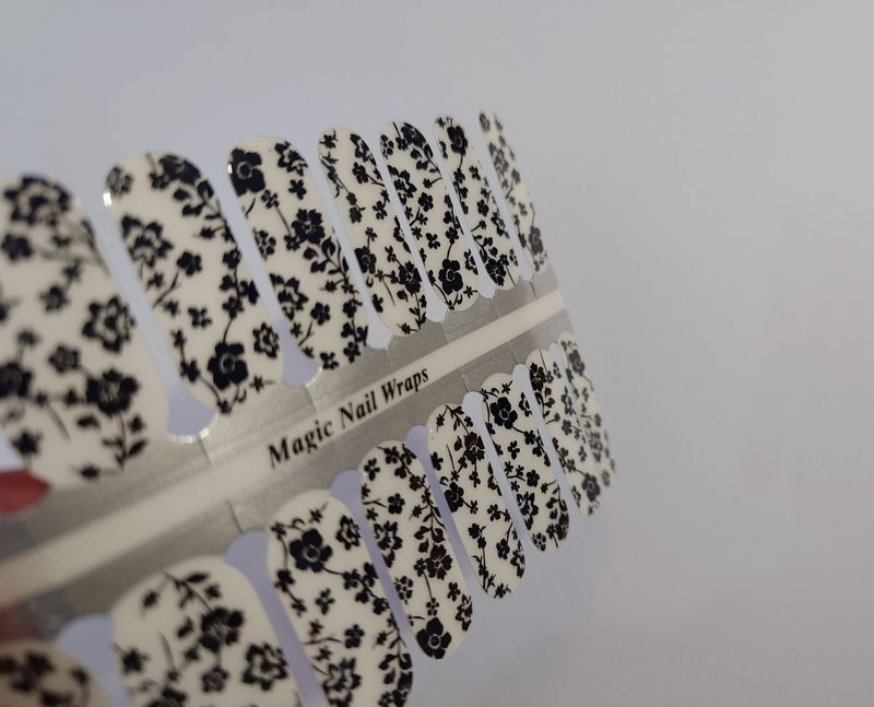 Black Princess, Overlay, 16er-Nagelfolie Magic Nail Wraps Exklusivdesign Black Princess, Overlay, 16er-Nagelfolie Magic Nail Wraps Exklusivdesign