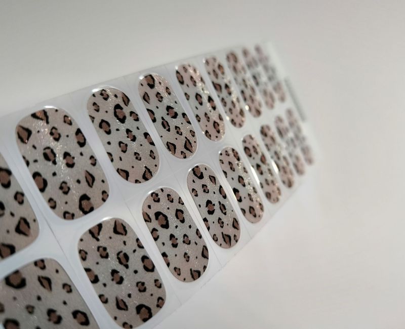 Velvet Savannah, leicht semitransparente UV-Gel-Folie, 20er-Nagelfolie Magic Nail Wraps NG200596 Velvet Savannah, leicht semitransparente UV-Gel-Folie, 20er-Nagelfolie Magic Nail Wraps NG200596