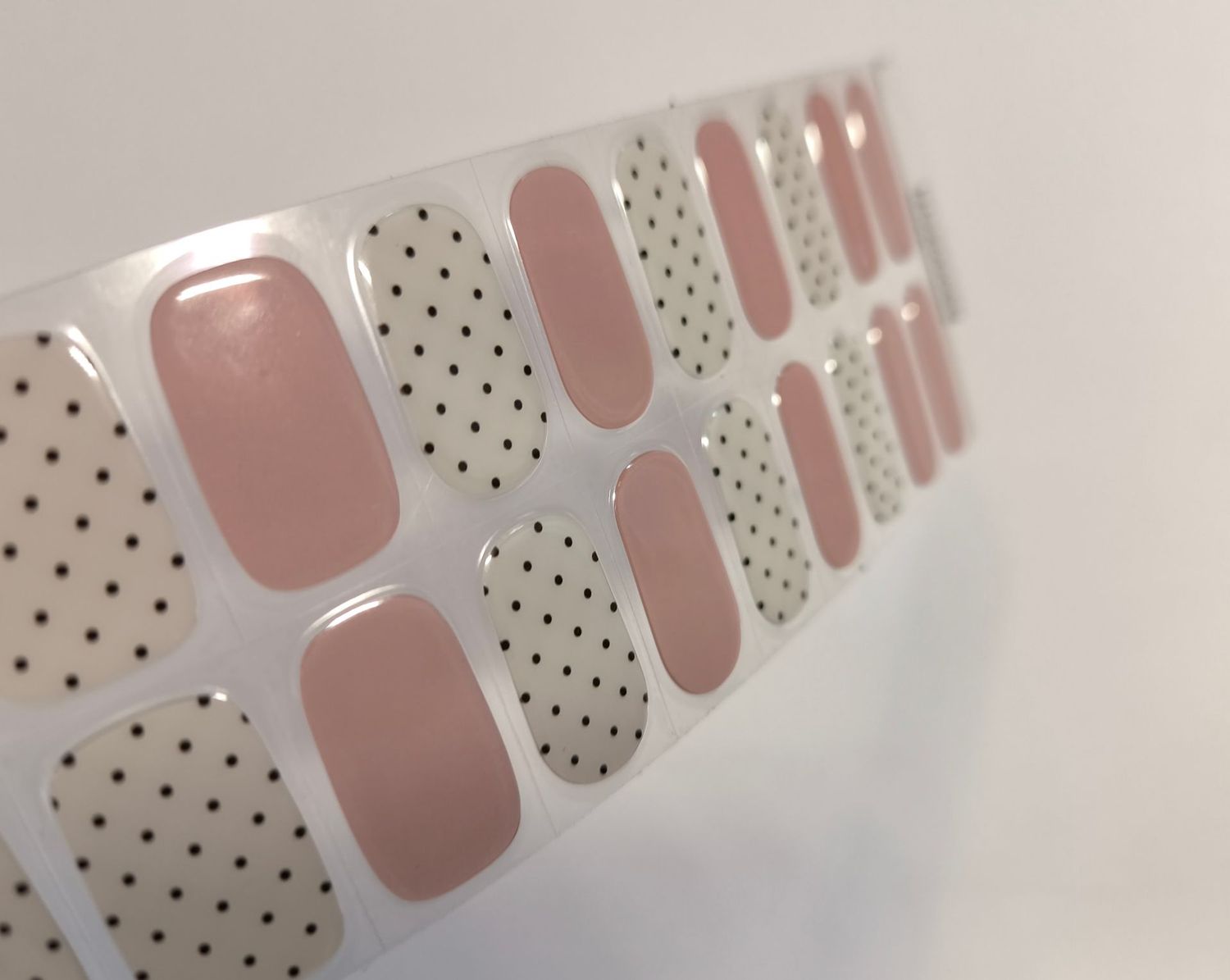 Blush 'n Dots, sehr semitransparente UV-Gel-Folie, 20er-Nagelfolie Magic Nail Wraps NG200589