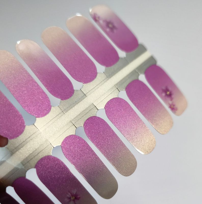 Violet Flowers, Pearl-Shimmer-Finish, 16-er Nagelfolie Magic Nail Wraps Violet Flowers, Pearl-Shimmer-Finish, 16-er Nagelfolie Magic Nail Wraps