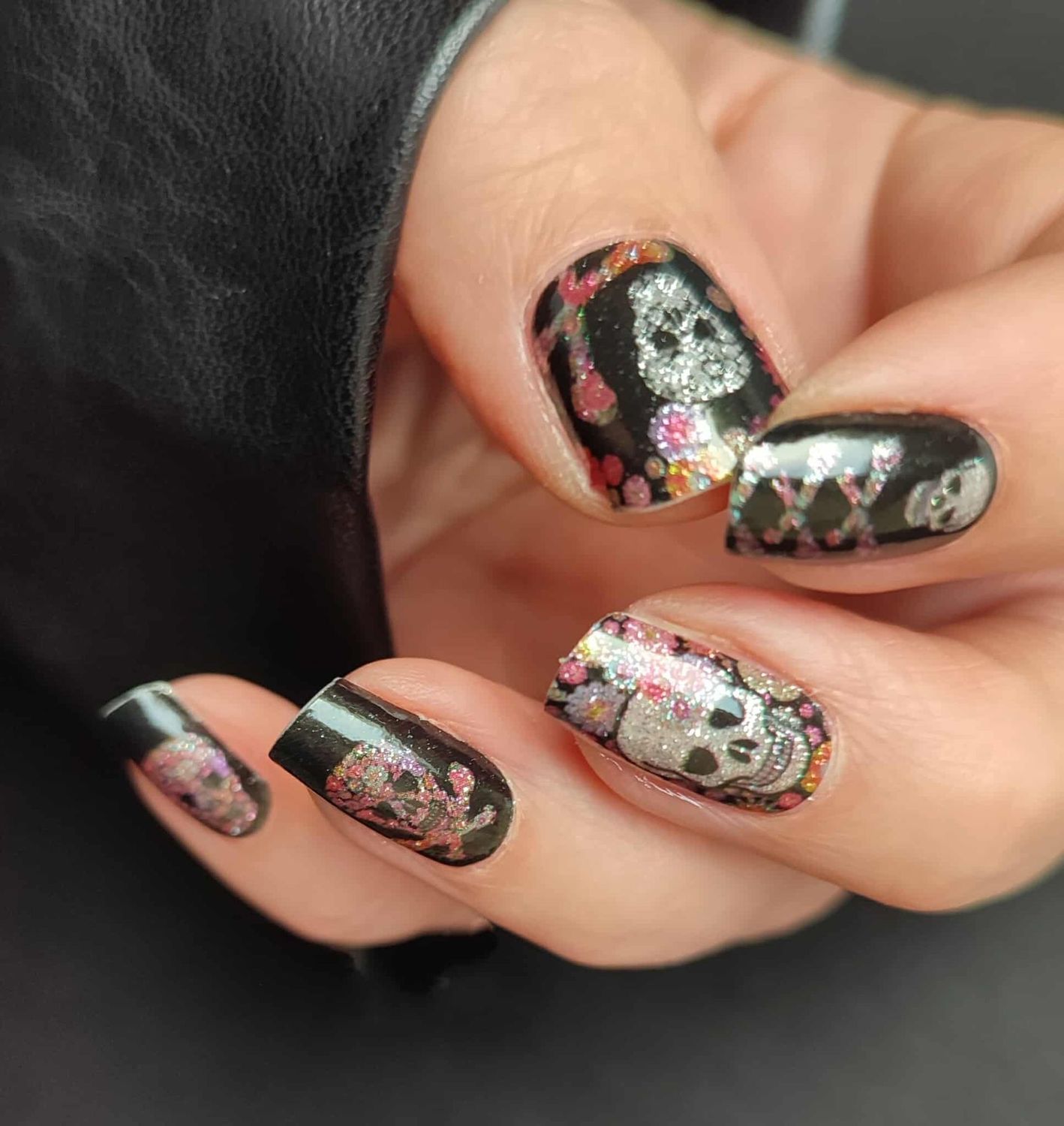 Midnight Skulls, 16-er Nagelfolie Magic Nail Wraps