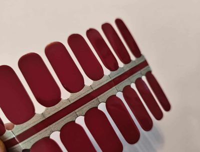 Karmin, 16-er Nagelfolie Magic Nail Wraps Karmin, 16-er Nagelfolie Magic Nail Wraps