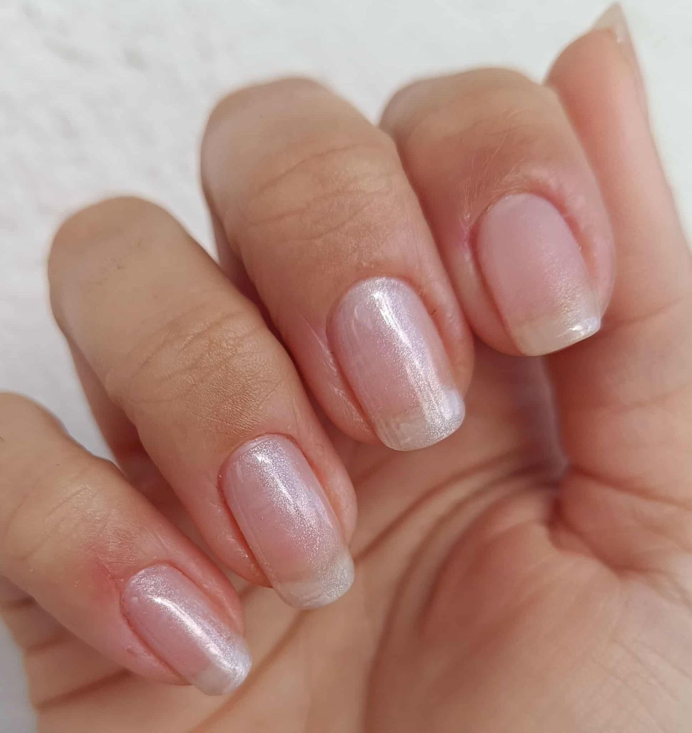 Champagner light,  transparent mit Pearl-Shimmer-Finish, auch als Overlay tragbar, 16er-Nagelfolie