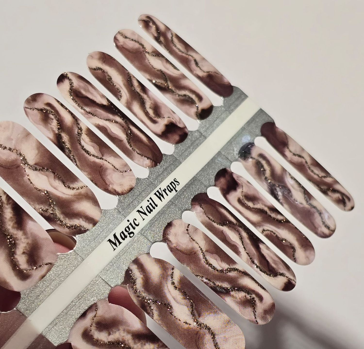 Chestnut Vibes, 16er-Nagelfolie Magic Nail Wraps Exklusivdesign Chestnut Vibes, 16er-Nagelfolie Magic Nail Wraps Exklusivdesign