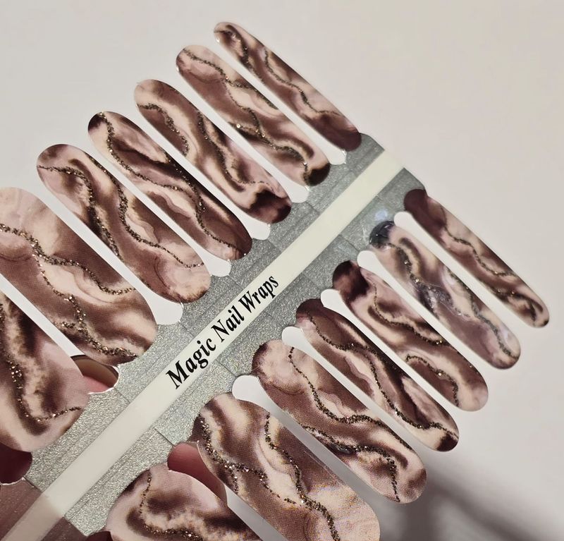 Chestnut Vibes, 16er-Nagelfolie Magic Nail Wraps Exklusivdesign Chestnut Vibes, 16er-Nagelfolie Magic Nail Wraps Exklusivdesign