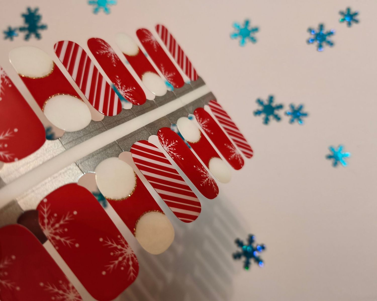 Candy French, teilweise transparente 16-er Nagelfolie Magic Nail Wraps Candy French, teilweise transparente 16-er Nagelfolie Magic Nail Wraps