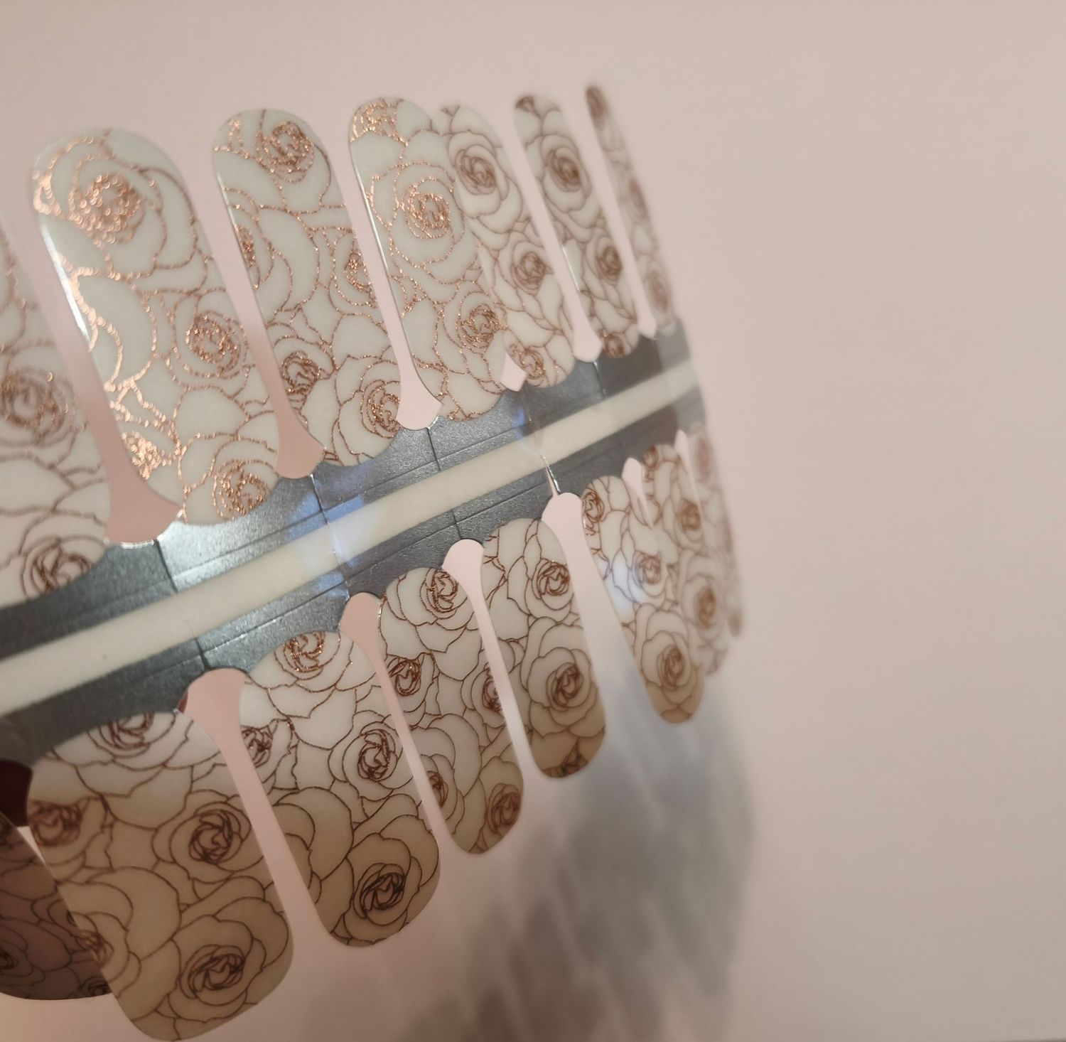 Breath from a Rose, Overlay, transparente 16-er Nagelfolie Magic Nail Wraps