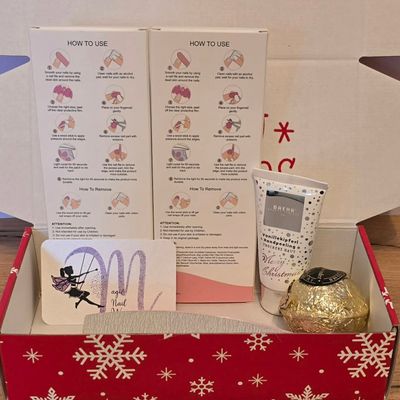 C’est moi UV Silberglöckchen – sehr exklusives und limitiertes Me-Time-Paket mit 5 Artikeln im Geschenkkarton(weitere Beschreibung s. Text) 1 Stück pro Person! C’est moi UV Silberglöckchen – sehr exklusives und limitiertes Me-Time-Paket mit 5 Artikeln im Geschenkkarton(weitere Beschreibung s. Text) 1 Stück pro Person!