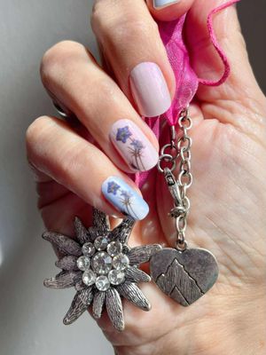 Enzianmadl, Overlay, 16er-Nagelfolie Magic Nail Wraps Exklusivdesign