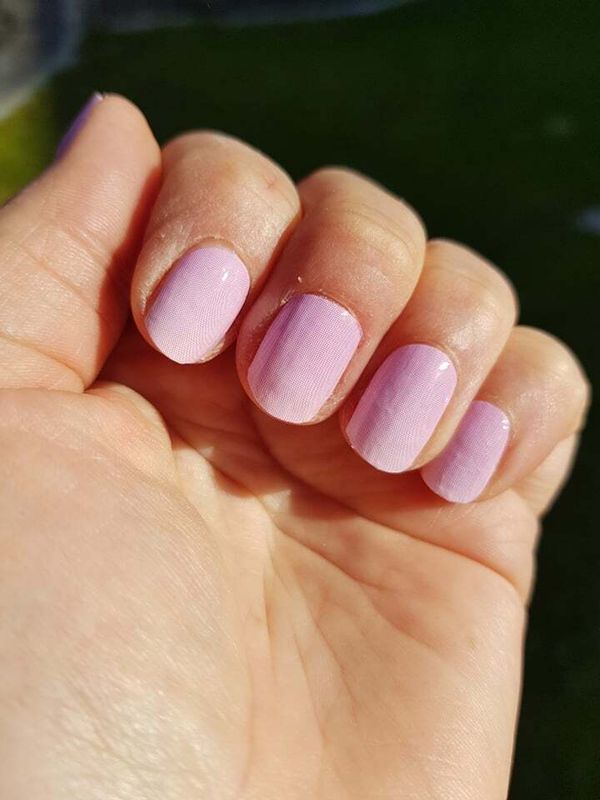 Cloudy Frozen Strawberry, 16er-Nagelfolie