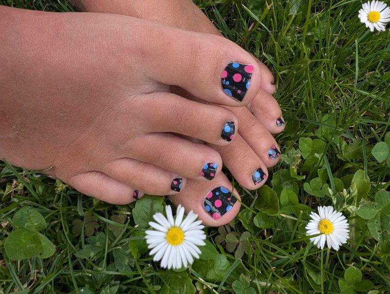 Black Dotty, 16er-Fussfolie