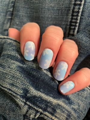 Cloudy Snowflakes in the Sky, 16er-Nagelfolie