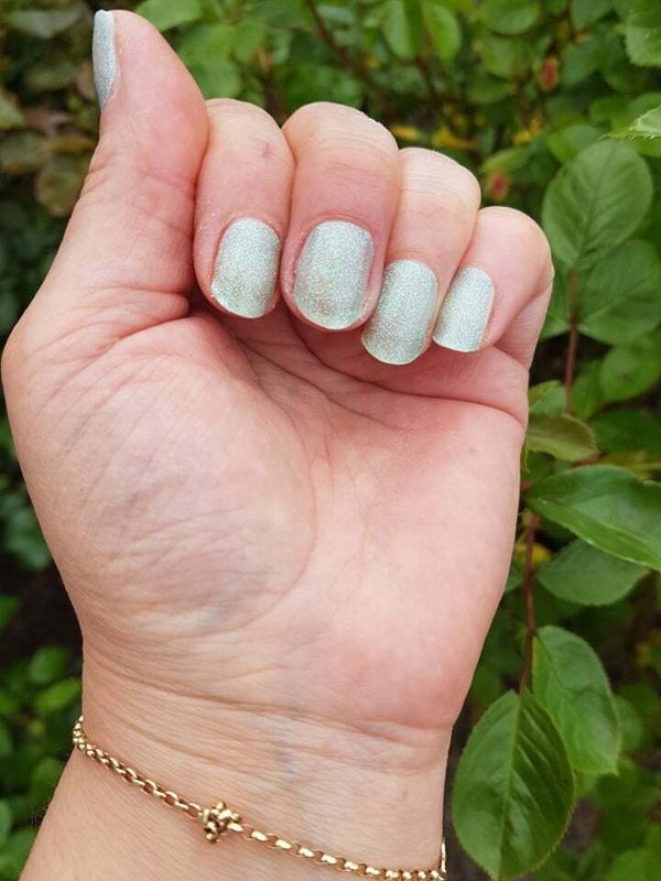 Shy Green, semitransparent, 16er-Nagelfolie