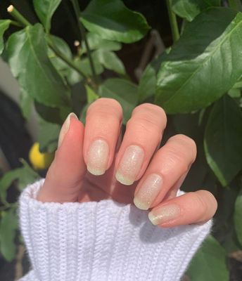 Buttermilk Fresh, semitransparent, 16er-Nagelfolie