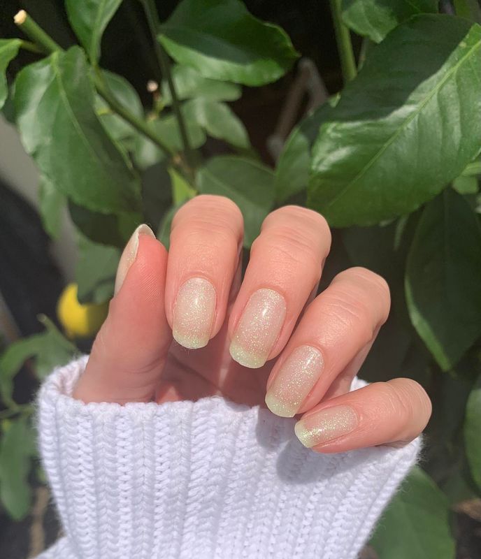 Buttermilk Fresh, semitransparent, 16er-Nagelfolie