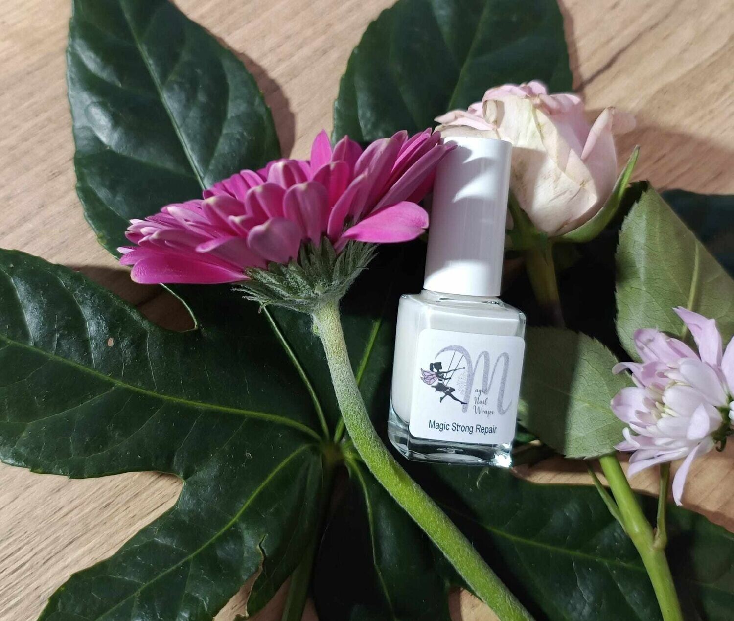 Magic Nail Wraps Magic Strong Repair Nagellack-Flasche mit 11 ml 1 Stück  Versand weiterhin nur innerhalb Deutschlands möglich!