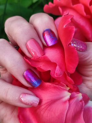 Pagenta Leaves, Overlay, 16er-Nagelfolie Magic Nail Wraps Exklusivdesign