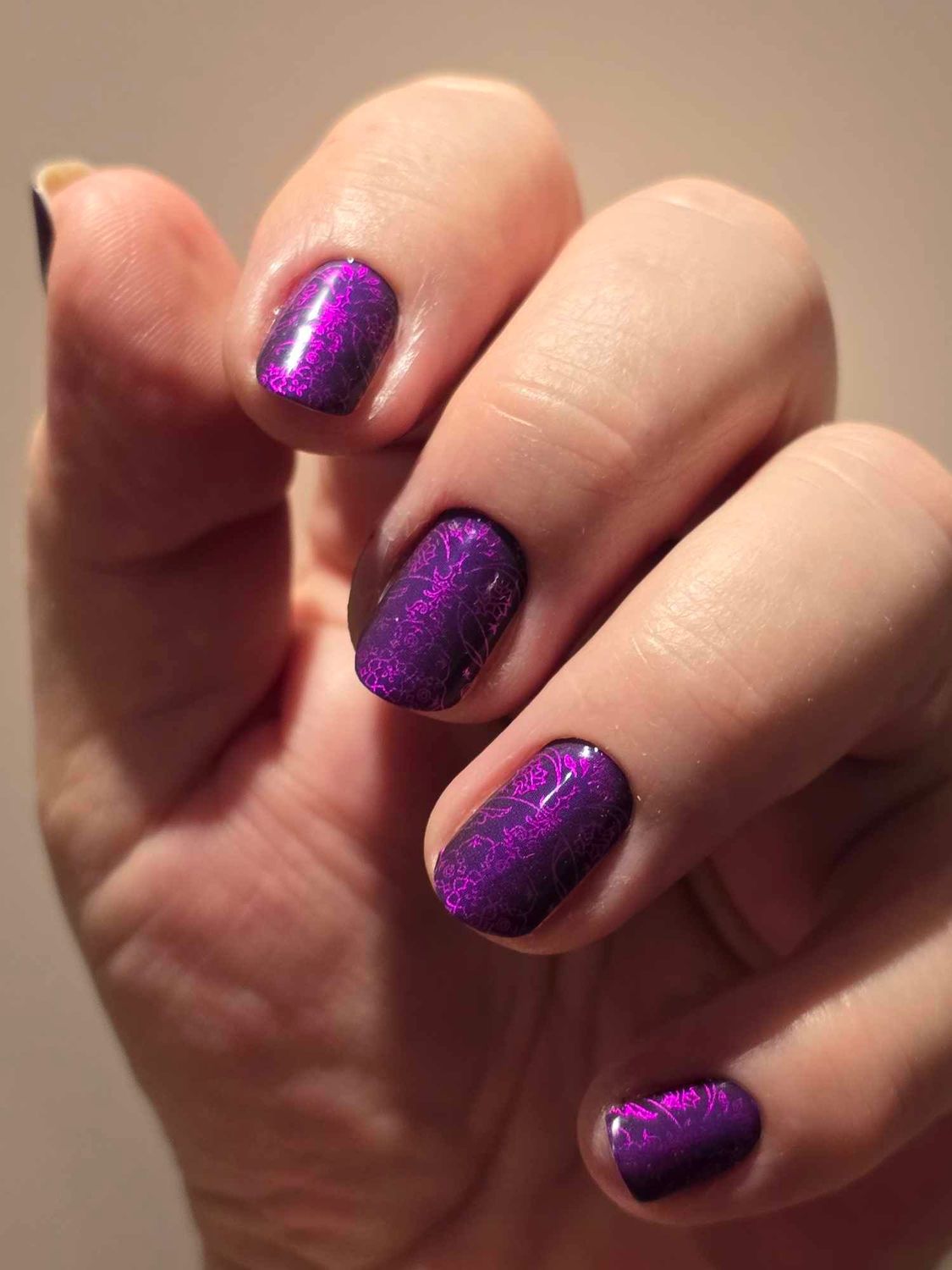 Awesome Dark Amethyst, 16er-Nagelfolie Magic Nail Wraps Exklusivdesign Awesome Dark Amethyst, 16er-Nagelfolie Magic Nail Wraps Exklusivdesign