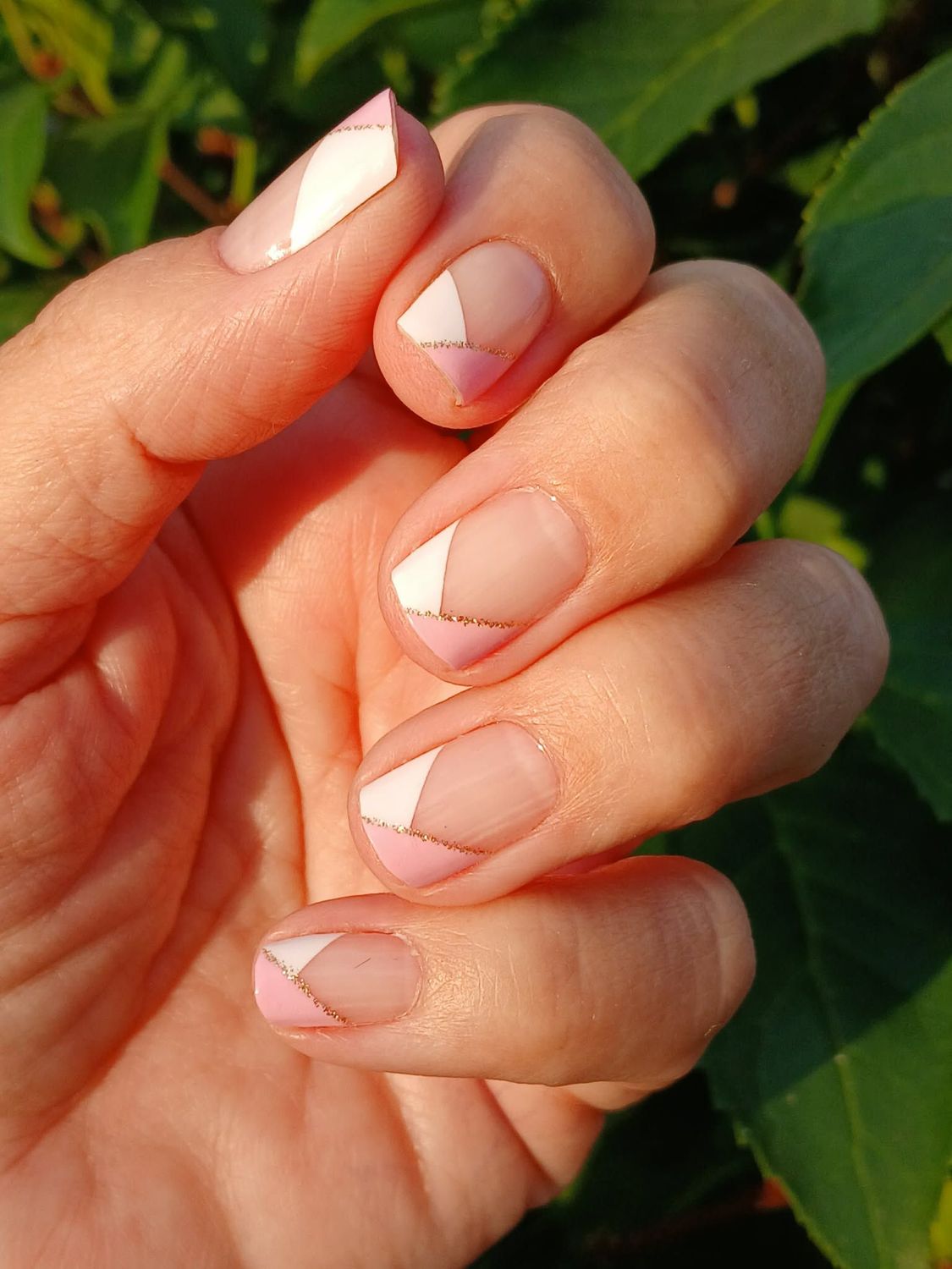 Rose French, teilweise transparente 16-er Nagelfolie Magic Nail Wraps Rose French, teilweise transparente 16-er Nagelfolie Magic Nail Wraps