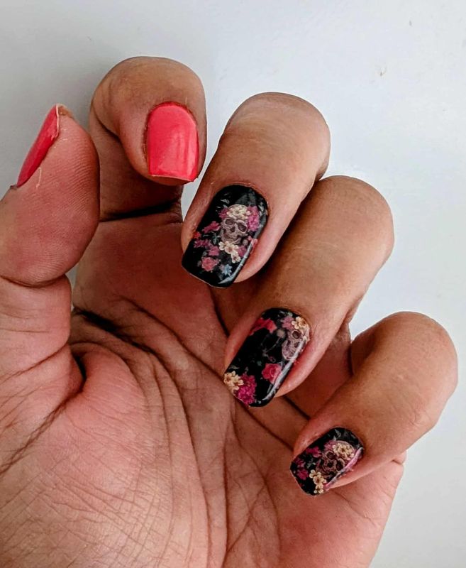 Bloomy Dead, 16-er Nagelfolie Magic Nail Wraps Bloomy Dead, 16-er Nagelfolie Magic Nail Wraps