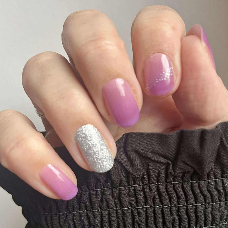 Lilac Lights, teilweise semitransparent, 16-er Nagelfolie Magic Nail Wraps