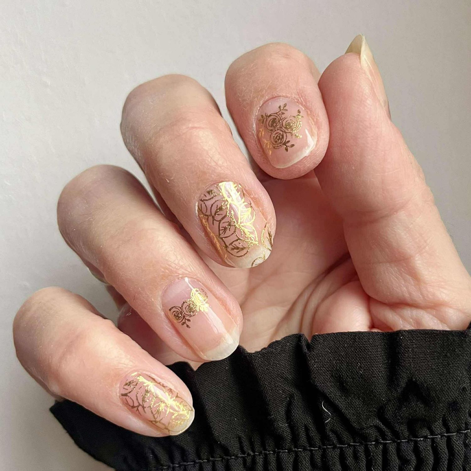 Golden Flowers, Overlay, transparente 16-er Nagelfolie Magic Nail Wraps