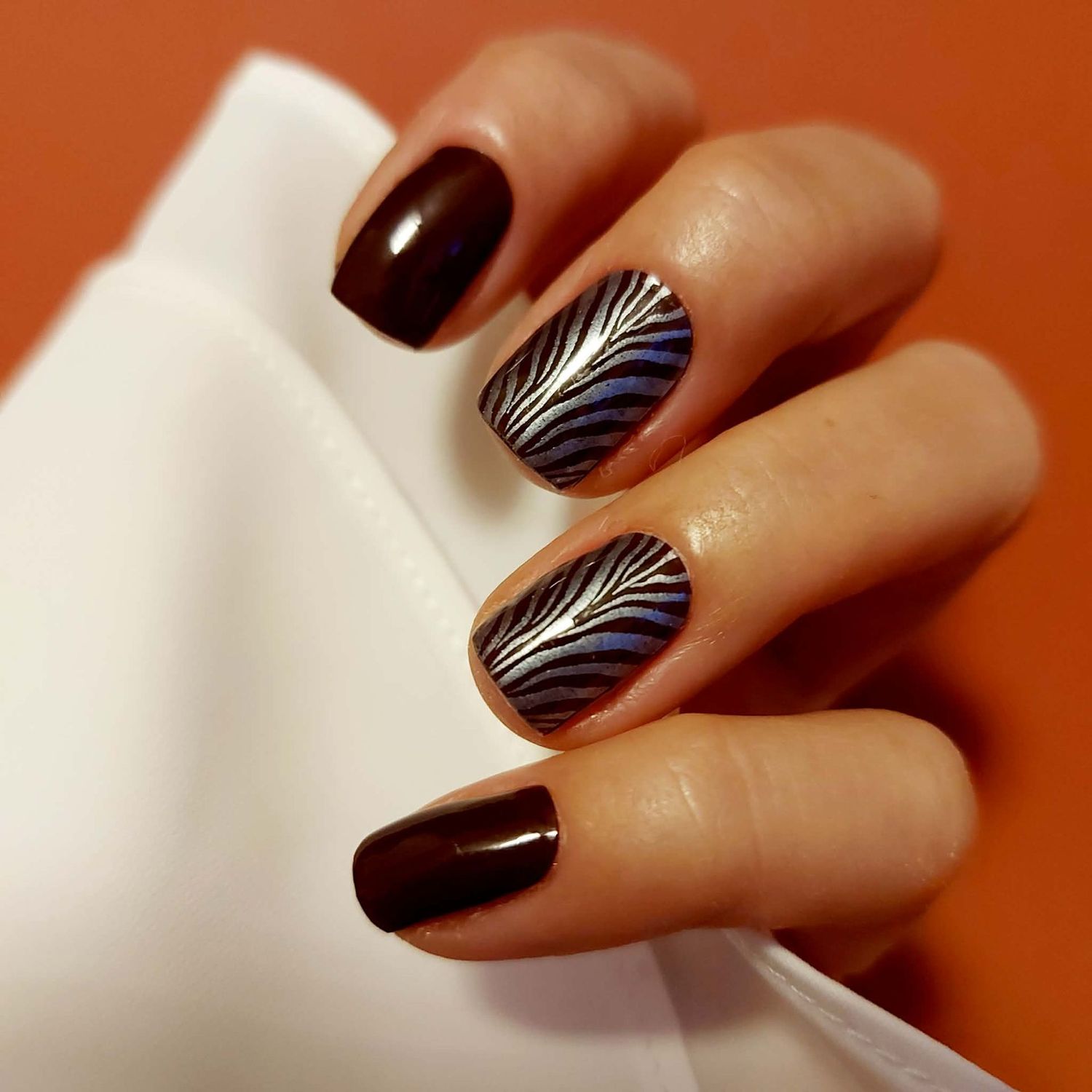 Wild Romance, Overlay, 16er-Nagelfolie Magic Nail Wraps Exklusivdesign