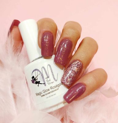 Magic Nail Wraps Magic Glow Roségold UV/LED Top Coat ohne Schwitzschicht Nagellack-Flasche mit 13 g, 1 Stück Versand weiterhin nur innerhalb Deutschlands möglich! Magic Nail Wraps Magic Glow Roségold UV/LED Top Coat ohne Schwitzschicht Nagellack-Flasche mit 13 g, 1 Stück Versand weiterhin nur innerhalb Deutschlands möglich!