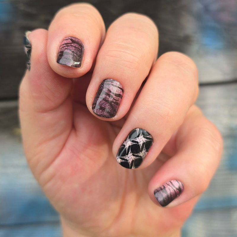 Born in Holo, Overlay, transparente 16er-Nagelfolie Magic Nail Wraps Exklusivdesign