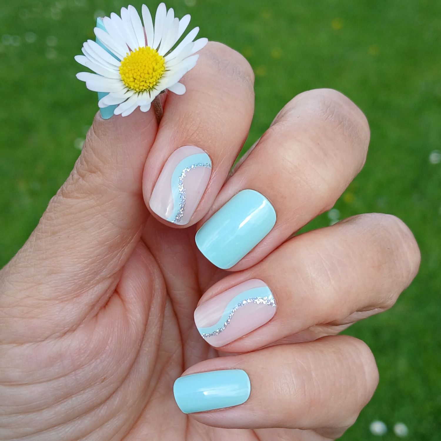 Mint Breeze, teilweise leicht semitransparente UV-Gel-Folie, 20er-Nagelfolie Magic Nail Wraps NG200757 Mint Breeze, teilweise leicht semitransparente UV-Gel-Folie, 20er-Nagelfolie Magic Nail Wraps NG200757