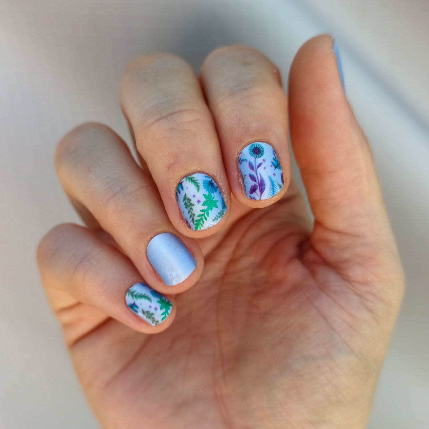 Zauberwald, Overlay, transparente 16er-Nagelfolie Magic Nail Wraps Exklusivdesign Zauberwald, Overlay, transparente 16er-Nagelfolie Magic Nail Wraps Exklusivdesign