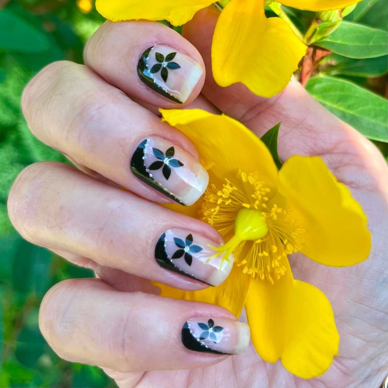 Mitternachtsblüte, Overlay, 16er-Nagelfolie Magic Nail Wraps Exklusivdesign Mitternachtsblüte, Overlay, 16er-Nagelfolie Magic Nail Wraps Exklusivdesign
