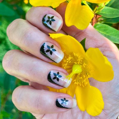 Mitternachtsblüte, Overlay, 16er-Nagelfolie Magic Nail Wraps Exklusivdesign Mitternachtsblüte, Overlay, 16er-Nagelfolie Magic Nail Wraps Exklusivdesign