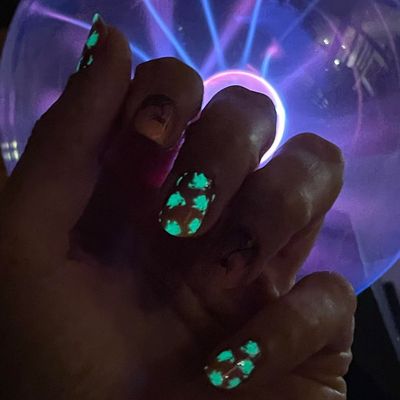 Geistertanz, nachtleuchtende 16-er Nagelfolie Magic Nail Wraps Geistertanz, nachtleuchtende 16-er Nagelfolie Magic Nail Wraps