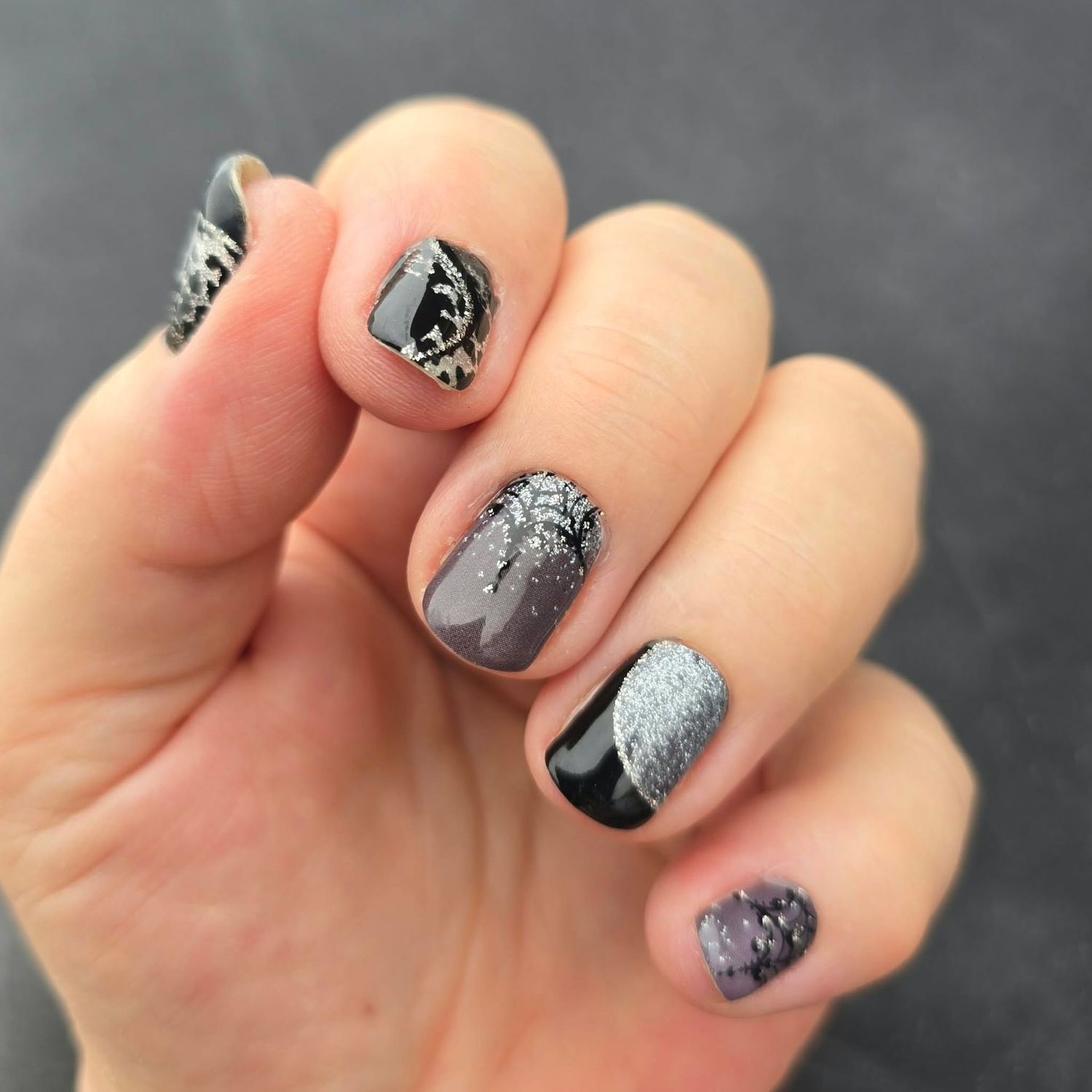 Schwarze Witwe, Overlay, 16er-Nagelfolie Magic Nail Wraps Exklusivdesign Schwarze Witwe, Overlay, 16er-Nagelfolie Magic Nail Wraps Exklusivdesign