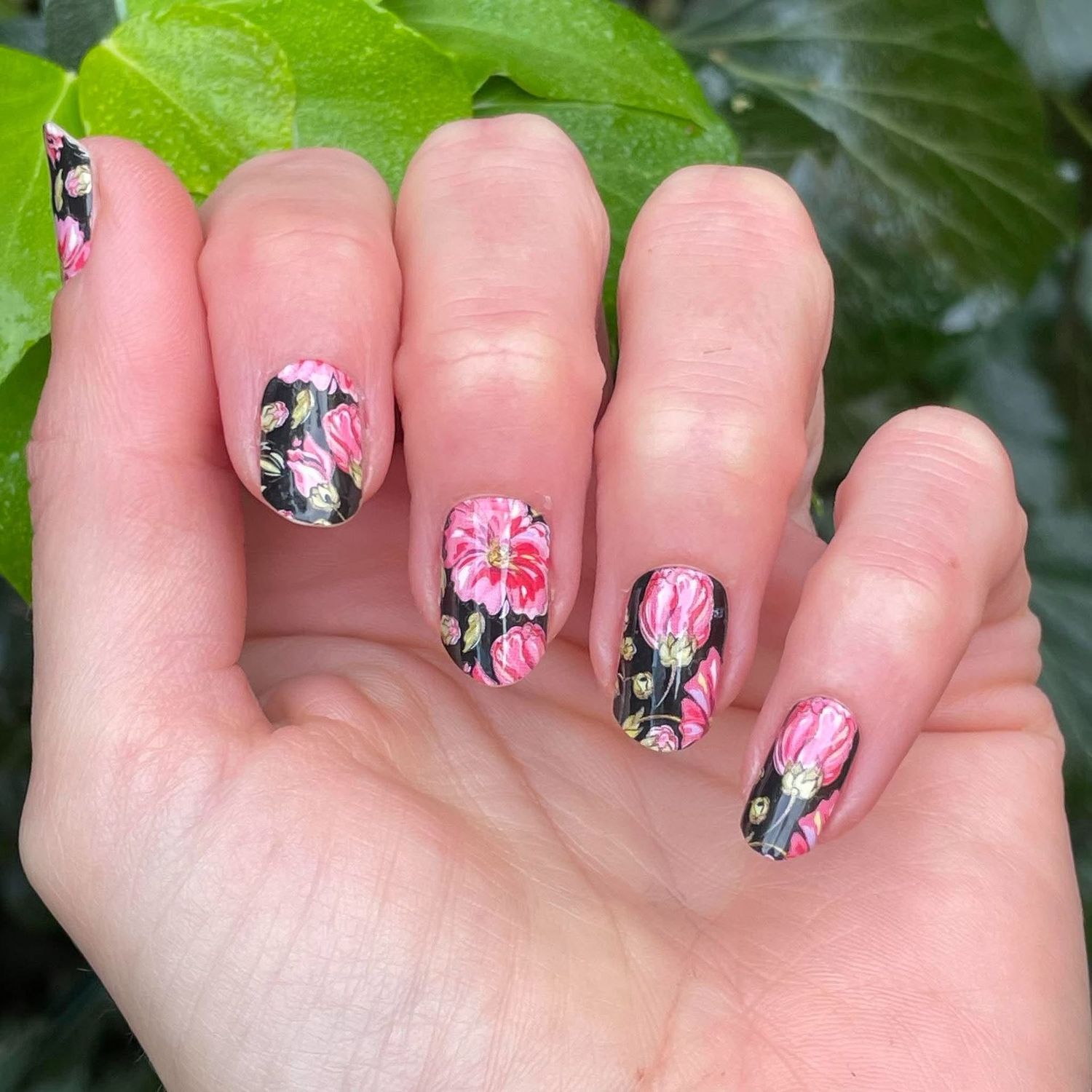 Roses on Black, 16er-Nagelfolie Magic Nail Wraps