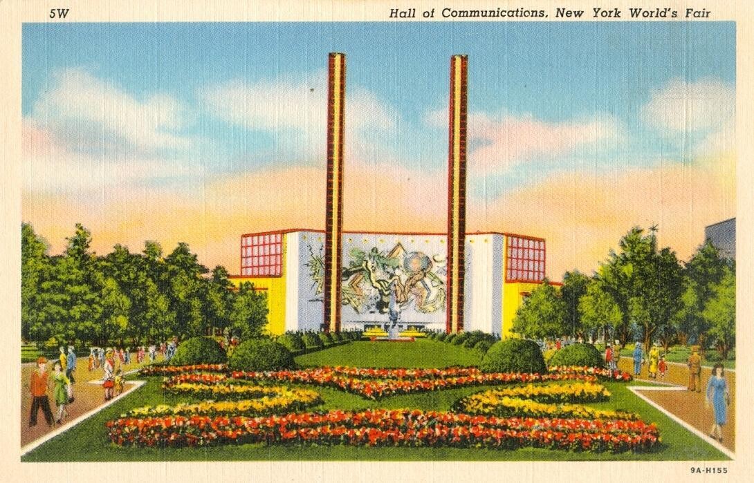 1939 LINEN postcard - 5W - Hall of Communications, New York World&#39;s Fair