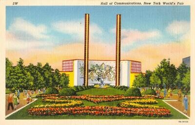 1939 LINEN postcard - 5W - Hall of Communications, New York World's Fair