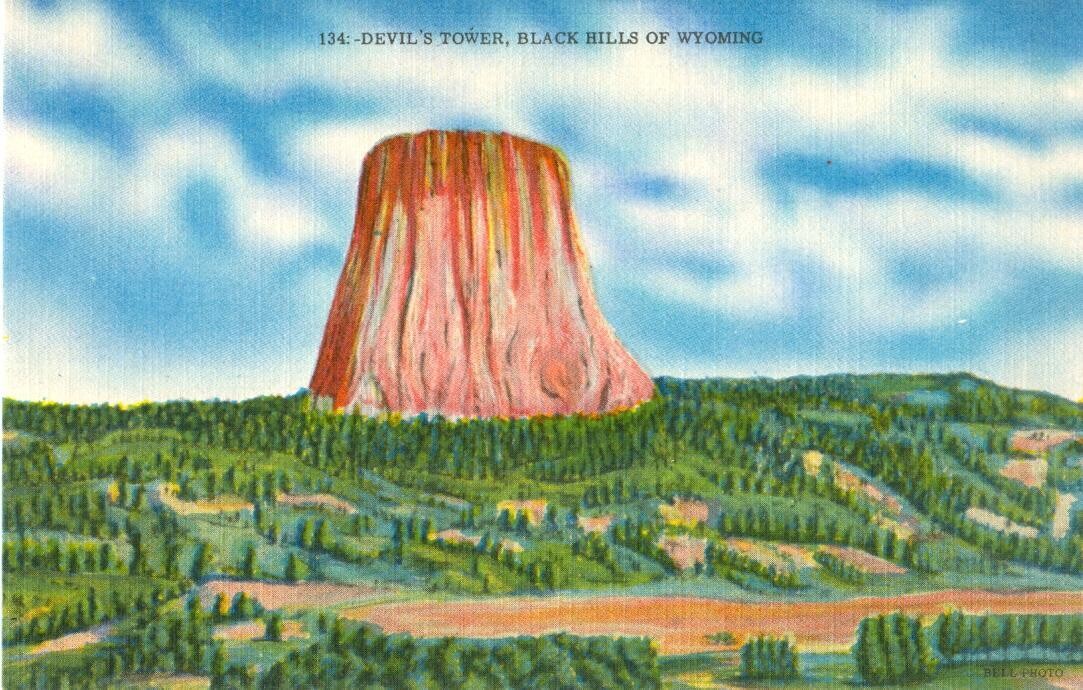1940s Linen: 134 - Devil&#39;s Tower, Black Hills of Wyoming - Metropolitan card NM