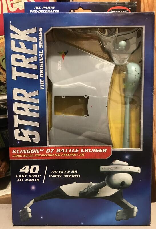 Polar Lights - Star Trek Klingon D7 Battle Cruiser 1/1000 scale pre-decorated